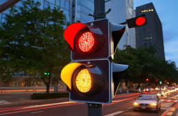 交通信號燈的時間設置與車流量有怎樣的關系？