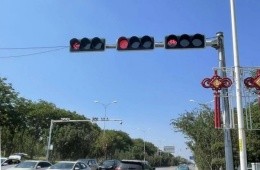 太陽能交通信號燈與傳統交通燈：優劣對比與適用場景分析